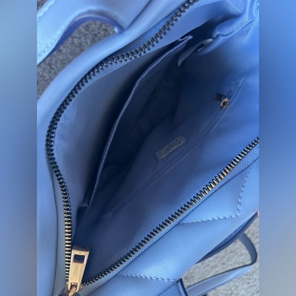 Blue purse - Picture 4 of 9